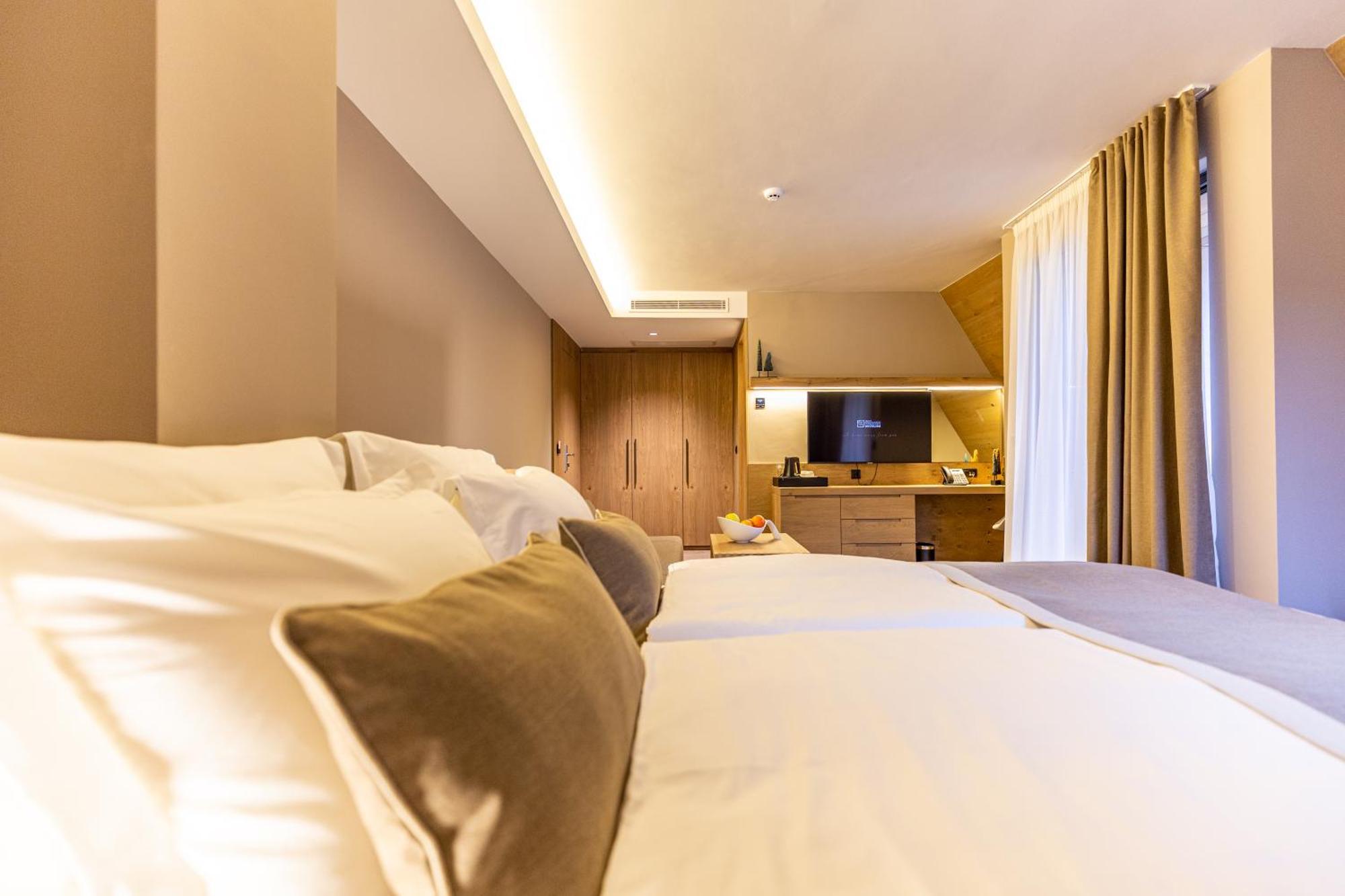 Hotel Monti Spa & Wellness Hadzici Luaran gambar